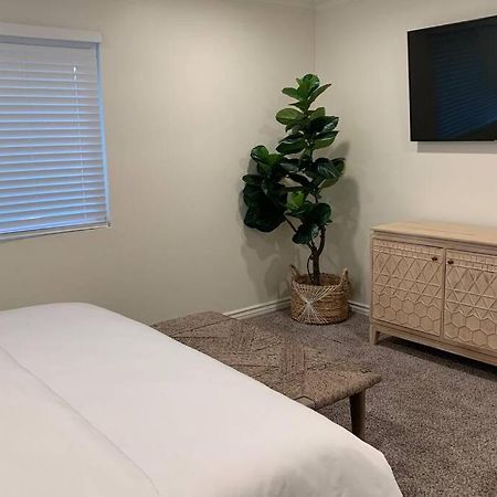 City Center Villa - Pool, Patio & Close To Beach! هونتينغتون بيتش، أورانج، كاليفورنيا المظهر الخارجي الصورة
