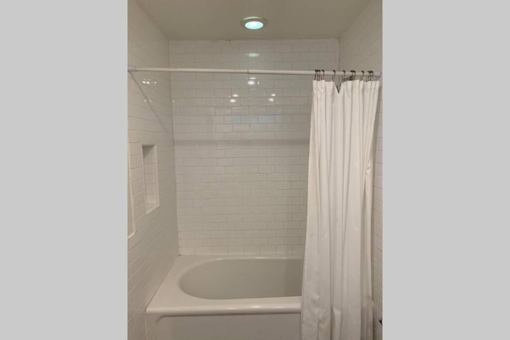 City Center Villa - Pool, Patio & Close To Beach! هونتينغتون بيتش، أورانج، كاليفورنيا المظهر الخارجي الصورة