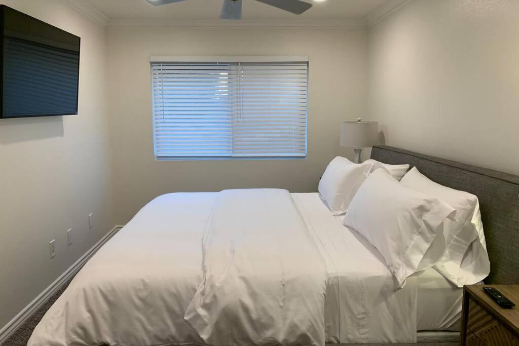 City Center Villa - Pool, Patio & Close To Beach! هونتينغتون بيتش، أورانج، كاليفورنيا المظهر الخارجي الصورة